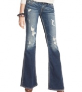 Join fashion's bell bottom movement with Frances from Silver Jeans! With its tattered-chic distressing and a super flared leg, these jeans look amazingly now when worn with platform heels and a floaty blouse!