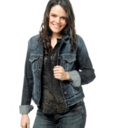 Sporting elbow patches and quilt stitching, this dark wash denim jacket from Silver Jeans is a cute go-to layer for fall!