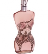 A seductive and sophisticated blend of rose, orchid and vanilla creates a floral oriental scent that is deliciously sensual and romantic. Absolutely intoxicating and irresistible, like lace upon the skin, this fragrance is intensely desirable. 