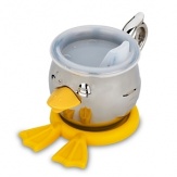 Sitting on bright yellow webbed feet, the Something Duckie baby cup will have your little one going quackers! Featuring a sippy-cup lid and crafted in stainless steel, this playful cup will make mealtime more fun.