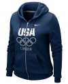 Show your support. Cheer on team USA with this comfortable graphic hoodie from Nike.