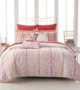 A melody of captivating patterns and colors, this Scarlett comforter set from Style&co. creates an inviting retreat in any room, featuring a vine and leaf design that moves up from the foot of the bed. An allover speckle pattern on the reverse matches the coordinating sheet set.