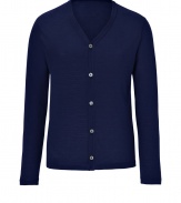 With a classic navy hue and immaculate finishing, Jil Sanders wool cardigan is a timeless and luxurious choice - High V-neckline, long sleeves, button-down front - Slim fit - Wear with a button-down, tailored trousers and lace-ups
