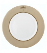 Adorned with delicate beetles and dragonflies, these classically shaped fine china dinner plates from kate spade combine simple elegance with casual style. The gold wing border makes your tabletop shine with elegance while the classic shape and delicate pattern exude style.