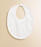 This quilted bib with rocking horse embroidery is the sweetest way to keep baby looking cute and clean.Snaps at back of neckPima cottonMachine washImported