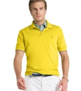 What a lightweight. Get classic style and serious comfort with this polo shirt from Izod. (Clearance)