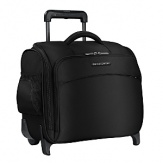 Ideal for air travel, this Briggs & Riley rolling cabin bag keeps you mobile while storing all your essentials. Store it beneath your seat or in the overhead compartment. A spacious main compartment enables incredible easy packing.