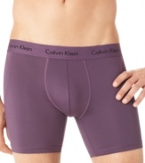 Sleek and comfortable, these stretch Calvin Klein boxer briefs offer a close fit and a modern style.