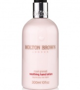 Immerse yourself in the mood of Marrakesh with this warmly spiced hand lotion. Moroccan rosé granati pomegranate blends with essential oils of ginger, black pepper and cardamom. Deeply moisturizes skin Indulgent experience leaves hands pampered Surrounds hands with a shimmering aroma 10 oz.