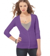 A sweater staple, this Spoon Jeans cardigan is the perfect everyday cover-up!