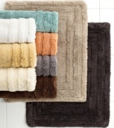 As indulgent as its name suggests, the Luxe bath rug from Hotel Collection brings comfort and ease to your daily routine with fast-drying, ultra-absorbent microfiber that's luxuriously soft to the touch. Also features a safe non-slip back. Choose from an array of modern hues.