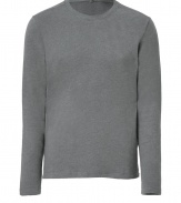 Stay stylish and comfortable in this effortlessly cool sweatshirt from Closed - Crew neck, long sleeves, slim fit - Wear with jeans or chinos and retro-inspired trainers