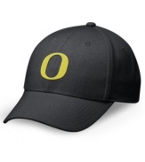 Get in the spirit of the season with this Oregon Ducks football hat from Nike.