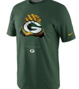 Have a hand in pumping up support for your favorite football team with this Green Bay Packers NFL t-shirt from Nike.