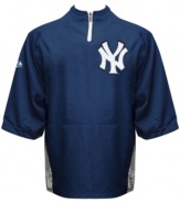 Be prepared for extra innings! This New York Yankees MLB convertible jacket from Majestic is a fan's best kept secret to staying comfortable in any weather.