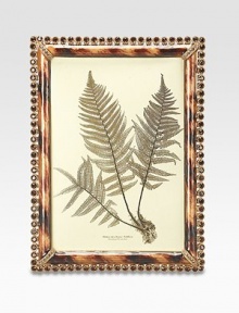 A keepsake piece fit for a special photograph, beautifully handcrafted in goldplated pewter with Swarovski crystal trim. Accommodates a 4 X 6 photographOverall, 5 X 7Made in USA A keepsake piece fit for a special photograph, beautifully handcrafted in goldplated pewter with Swarovski crystal trim. Accommodates a 4 X 6 photographOverall, 5 X 7Made in USA
