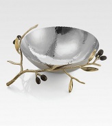 Symbolizing peace and harmony, the olive branch and its shapely leaves gracefully frame this elegant serving piece. From the Olive Branch CollectionOxidized bronze and stainless steel8 longHand washImported