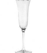 An elegant tulip shape melds with platinum accents to form a stemware collection with grace and style. A chic addition to any home, this set features signature Vera Wang design with timeless appeal. Flute shown at right.