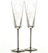 Enjoy a crisp toast with this delightfully elegant pair of champagne flutes. In clear crystal, this set features the finely cut ribbon motif of the Belle Boulevard collection.