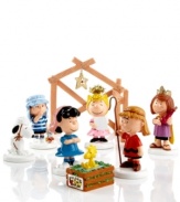 Charlie Brown, Lucy and the rest of the Peanuts kids (and pets) recreate Christmas Day in this too-cute Peanuts Village nativity set from Department 56. Complete with the Christmas star and manger.