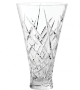 With a classic cut pattern in luminous crystal, the Duchesse Encore vase redefines a room with modern elegance. Celebrating the 20th anniversary of Vera Wang.