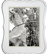 Shiny silver plate flows in graceful curves around the Crown Point picture frame, accenting a personal gallery with the modern polish of kate spade new york. Its white mat provides a crisp, clean contrast to any photo.