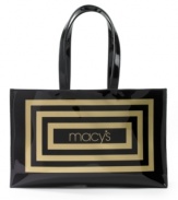 Your very own piece of the magic! This versatile tote showcases the fashion icon that does everything larger than life-an annual Thanksgiving Day Parade, 4th of July Fireworks, Flower Show and so much more. Remember the decadence of Herald Square and the history behind this household name with this everyday essential, a spacious solution for carrying your must-haves with ease.