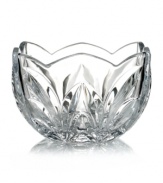 Decidedly vintage, this cut crystal bowl from Godinger's Serenade collection glistens with elegant Art Nouveau style.