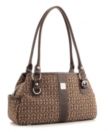 Add some swagger to your step with Giani Bernini's signature satchel that's loaded with plenty of great organizational pockets.