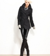 With a cool cutaway hem, GUESS makes this classic pea coat feel fresh! Pop the collar for an edgier outerwear look.
