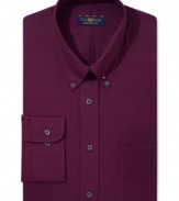 Keep your work-week style on solid ground with this versatile dress shirt from Club Room. (Clearance)