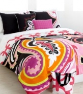 Bold paisley designs are magnified in bright color upon the ultra-modern Chelsea Licorice comforter set. Reverses to a unique pink and white chain print. Includes a matching tote to show off your fashion sense, wherever you go! (Clearance)