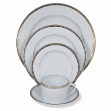 Haviland Symphony Platinum Round Teapot, 40.6oz Haviland Symphony Platinum Round Teapot, 40.6oz