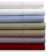 Sleep just right with the perfect sheets. This sheet set features a 550-thread count cotton blend with single-ply construction and a single pleated detail along the cuff. Choose from a variety of sophisticated hues.