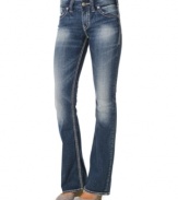 Silver Jeans dares you to take your style to the extreme in a pair of bootcut denim that flaunts a super bleached fade!