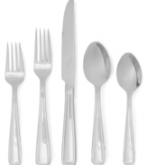 This versatile design from Ralph Lauren is at home in both a modern and classic environment, adding a bit of polished elegance to each piece in the Sinclair place settings collection. 5-piece place setting includes 1 dinner fork, 1 salad fork, 1 soup spoon, 1 teaspoon and 1 knife.