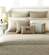 In irresistibly airy sateen pima cotton, Barbara Barry's Indochine flat sheet transforms your bedding into a modern luxe retreat.