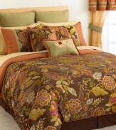 A fresh twist on tradition. Featuring a detailed jacquard in warm, comforting tones, the Heritage Floral room in a bag transforms your space into a welcoming retreat. Tailored window treatments, soothing European shams, coordinating sheeting and more fresh accents complete the look with captivating charm.