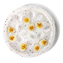Your deviled eggs will take center stage when served on this fun platter. Egg tray fits 18 eggs. Great for outdoor entertaining. Dishwasher safe, stain resistant, food safe, do not microwave. BPA, PVC, phthalate and lead safe.