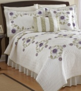 Style is in the details. Featuring crochet floral appliqués and intricate, allover stitchwork, the Dori quilt offers a fresh, modern take on traditional design. Finished with patterned trim.