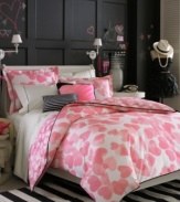 A flutter of sweet pink watercolor hearts accented with touches of stylish black details make the Teen Vogue Faded Hearts bedding a favorite for any romantic at heart.