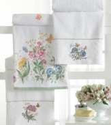 Elegant yet whimsical, the Butterfly Meadow hand towels are woven with the grace and style you can expect from Lenox. Inspired by dinnerware, these towels have a design created by artist Louise LeLuyer.