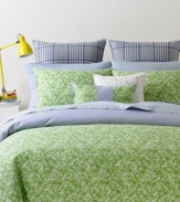 Country chic. Featuring an allover green floral design, this Tommy Hilfiger Hydrangea Petals duvet cover set evokes a traditional feel with a countryside twist. Duvet cover reverses to a blue and white mini-gingham pattern. Button closure.