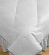 Diamonds are your new best friend! Unique diamond quilting keeps lofty, Hyperclean® Pacific Coast down from shifting, while 300-thread count Barrier Weave(tm) cotton keeps feathers from sneaking out. This deluxe comforter includes duvet cover loops to easily tie your duvet cover to the comforter. What's more, the Comfort Lock® border keeps more down on top of you, and less around the edges.