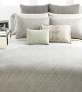 A refined motif inspired by Vera Wang's jewelry collection distinguishes this duvet cover, luxuriously rendered in 400-thread count cotton sateen.