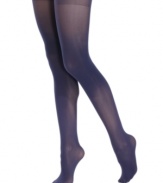 Perfectly opaque with an impeccable matte finish, these classic opaque tights from Lauren Ralph Lauren give skirts and dresses a modern update.