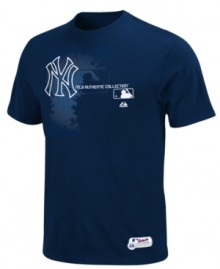 Get geared up for game day in this New York Yankees graphic t-shirt from Majestic. Get geared up for game day in this New York Yankees graphic t-shirt from Majestic.
