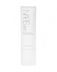 A Velvety, non-drying foam cleanser designed to effectively remove makeup and surface impurities while retaining essential moisture in the skin. Calming botanicals and gentle emollients help calm and soothe the skin leaving the complexion feeling soft, balanced and refreshed.