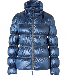 With its allover sheen and cool blue hue, Jet Sets quilted down jacket is a must for sporty ski-chic looks - Stand-up collar, long sleeves, ribbed knit cuffs, two-way front zip, zippered pockets, printed lining - Form-fitting - Wear with sporty trousers and winter weather boots