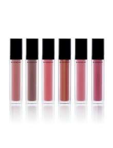 This lip color was developed with the maximum pigment concentration for high coverage and an ultra-sophisticated look. Pout appears healthier and more voluminous. 